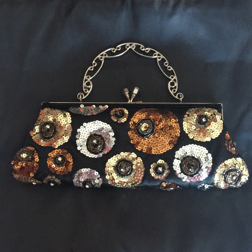 Lightly used sequined clutch - Picture 2 of 3